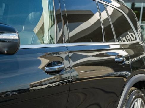 New 2026 Mercedes-Benz GLS 450 4MATIC image 16