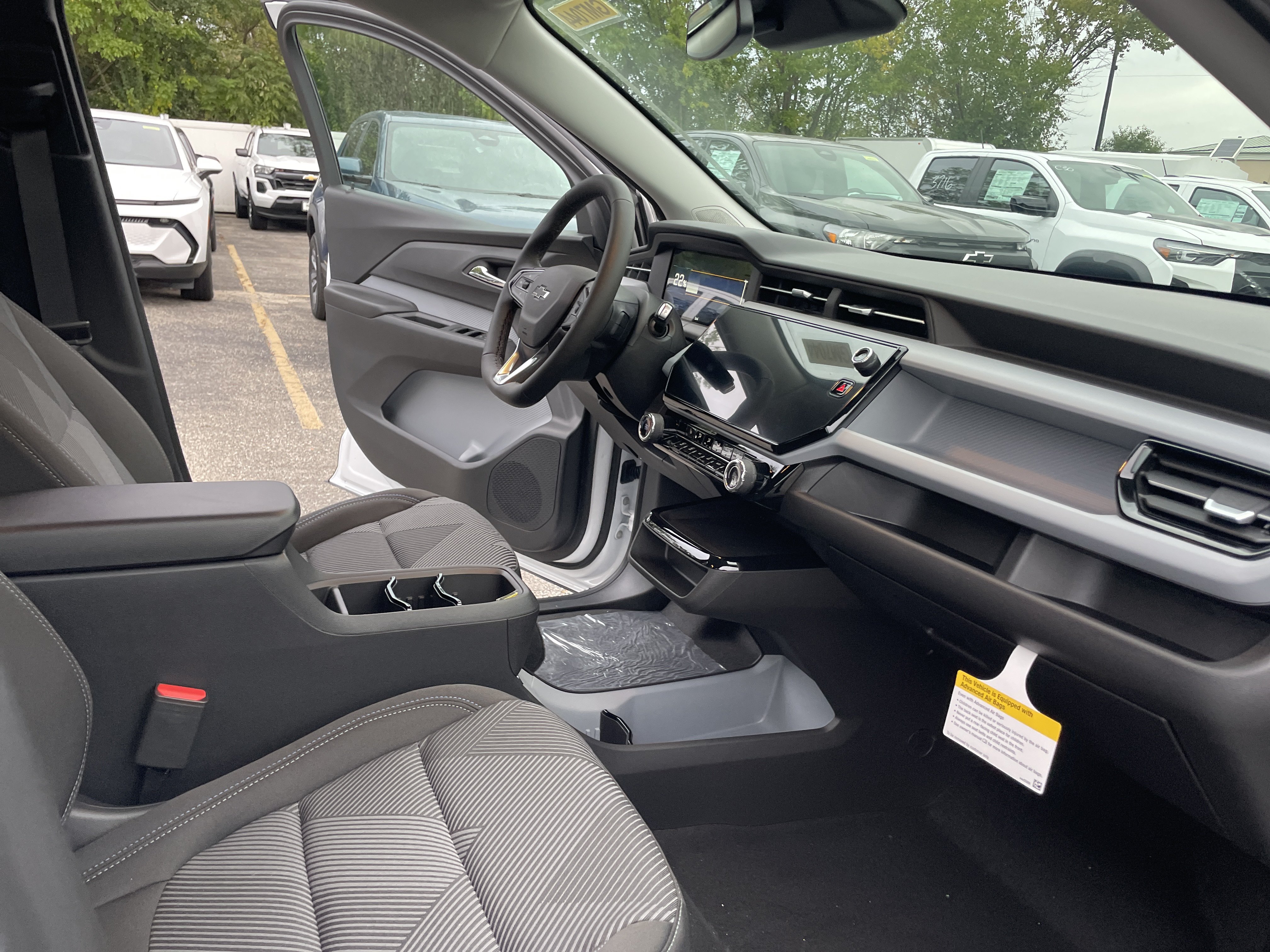 New 2027 Chevrolet Bolt LT w/ Comfort Package FWD image 30