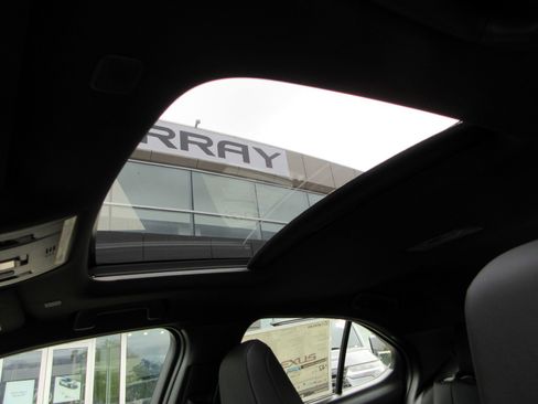 New 2026 Lexus UX 300h AWD image 18