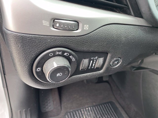 Used 2018 Jeep Cherokee Overland w/ Technology Group AWD/4WD image 24