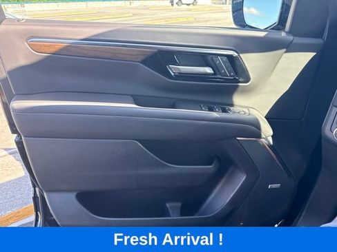 Used 2026 Chevrolet Tahoe High Country AWD/4WD image 14