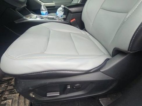 Used 2021 Ford Explorer XLT w/ Equipment Group 202A image 16