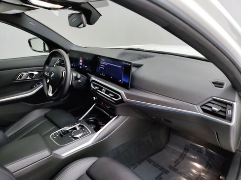 Certified 2023 BMW 330e image 31