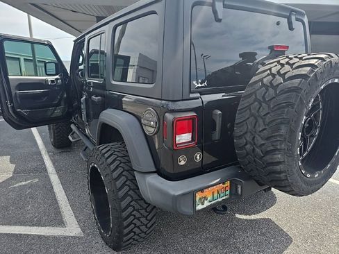 Used 2021 Jeep Wrangler Unlimited Sport AWD/4WD image 5