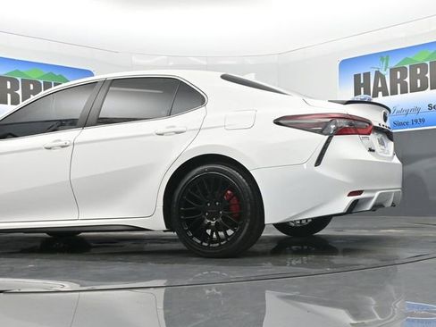 Used 2023 Toyota Camry SE image 19