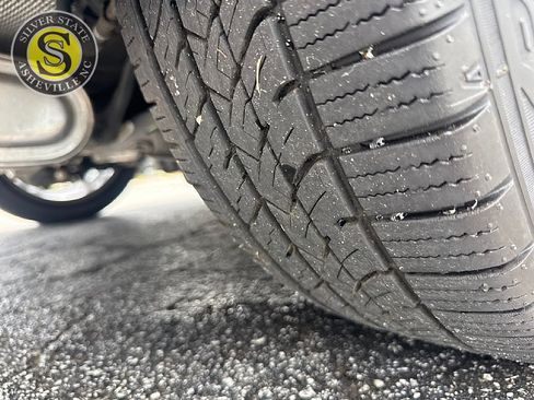 Used 2014 Ford Focus SE w/ Equipment Group 201A FWD image 9