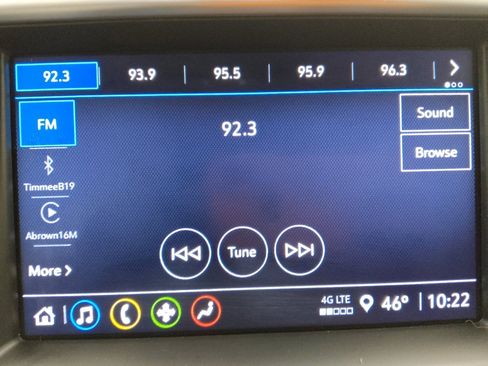 Used 2021 GMC Acadia SLE image 25