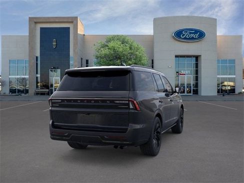 New 2025 Lincoln Navigator Reserve w/ Jet Appearance Package image 8