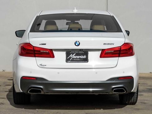 Used 2019 BMW 530i xDrive w/ M Sport Package image 10