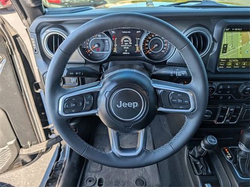 Used 2023 Jeep Gladiator Overland w/ Cold Weather Group image 15