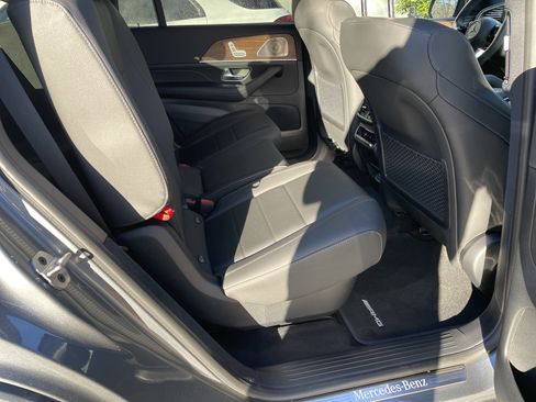Certified 2025 Mercedes-Benz GLS 450 4MATIC image 46