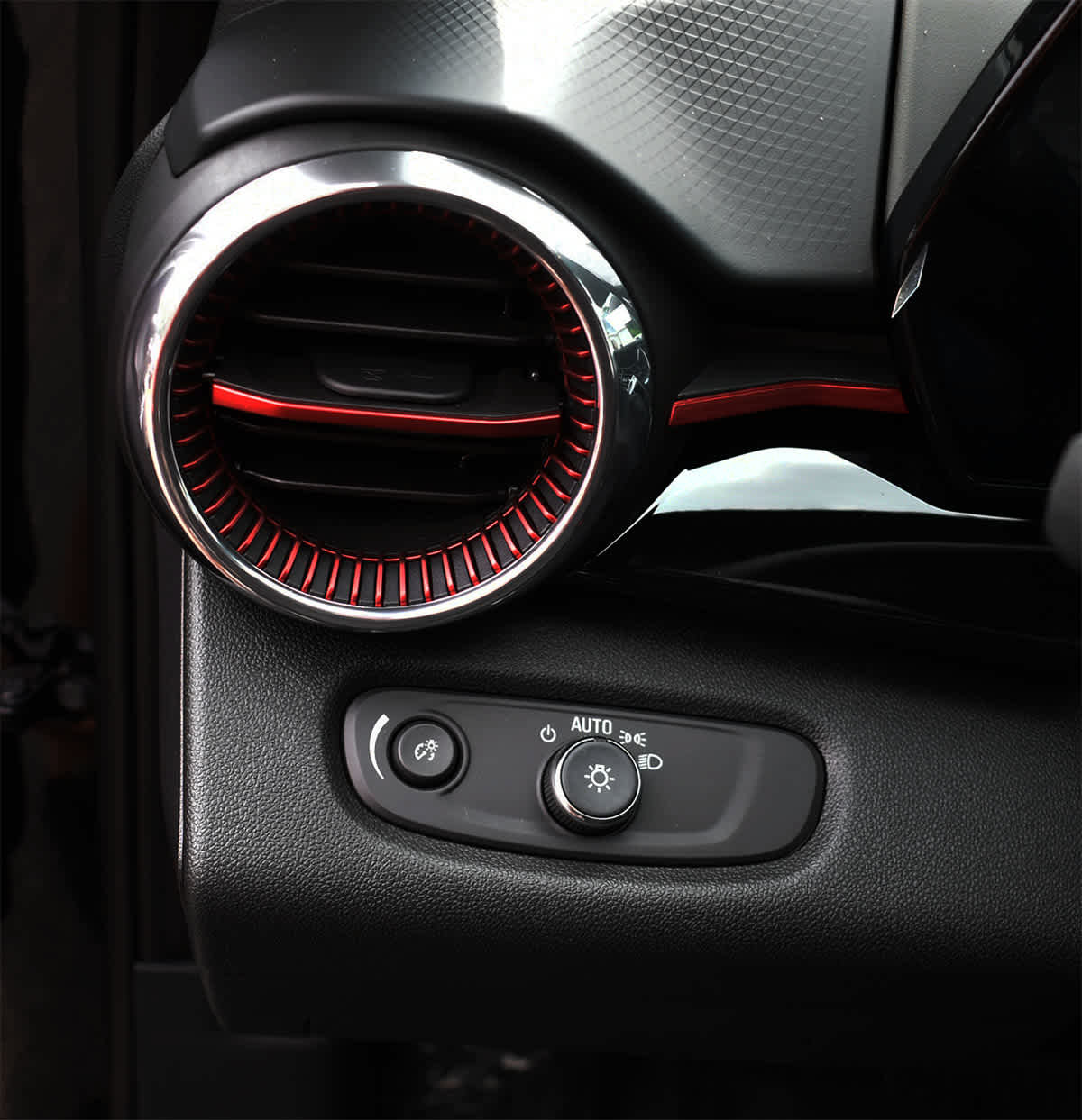 New 2026 Chevrolet Trax RS w/ Driver Confidence Package FWD image 22