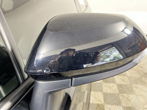 Used 2025 Toyota Corolla SE FWD image 13
