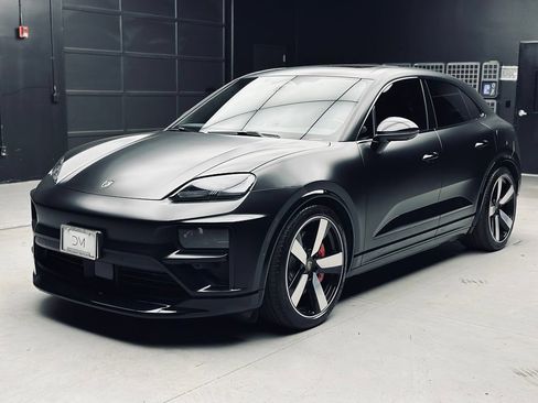 Used 2024 Porsche Macan Turbo Electric AWD/4WD image 1