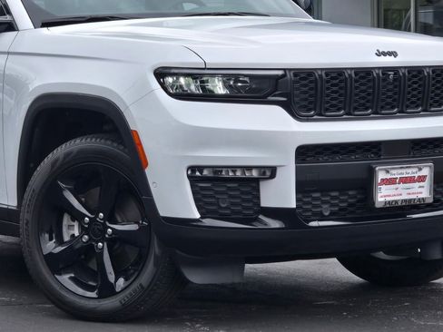 Used 2025 Jeep Grand Cherokee L Limited w/ Luxury Tech Group II AWD/4WD image 3