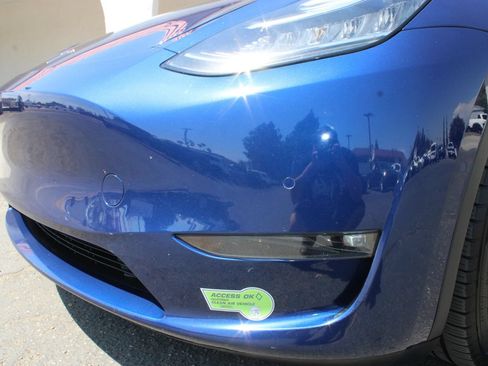 Used 2022 Tesla Model Y Long Range AWD/4WD image 4