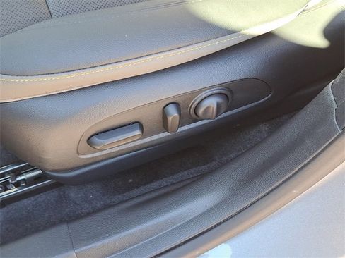 Used 2025 Chevrolet Trax ACTIV w/ Driver Confidence Package image 21