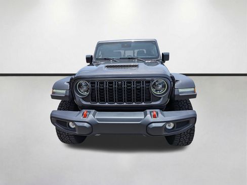 Used 2025 Jeep Gladiator Mojave w/ Technology Group AWD/4WD image 9