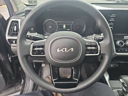 Used 2023 Kia Sorento LX AWD/4WD image 15
