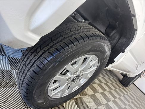 Used 2025 Toyota Tacoma SR5 AWD/4WD image 30