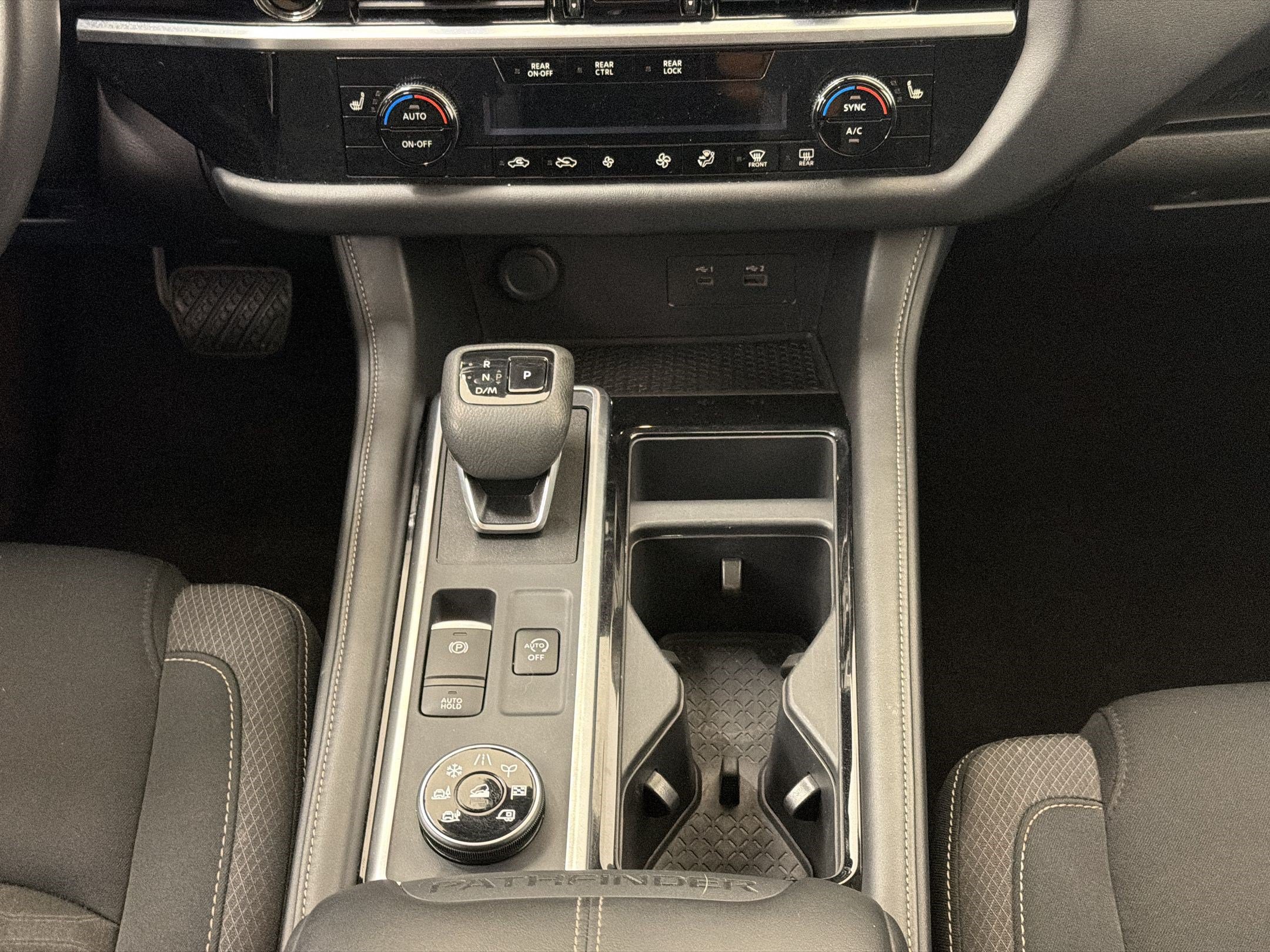 Used 2025 Nissan Pathfinder SV AWD/4WD image 16