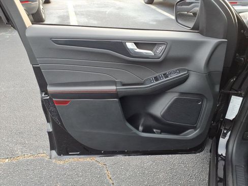 Certified 2025 Ford Escape ST-Line image 9