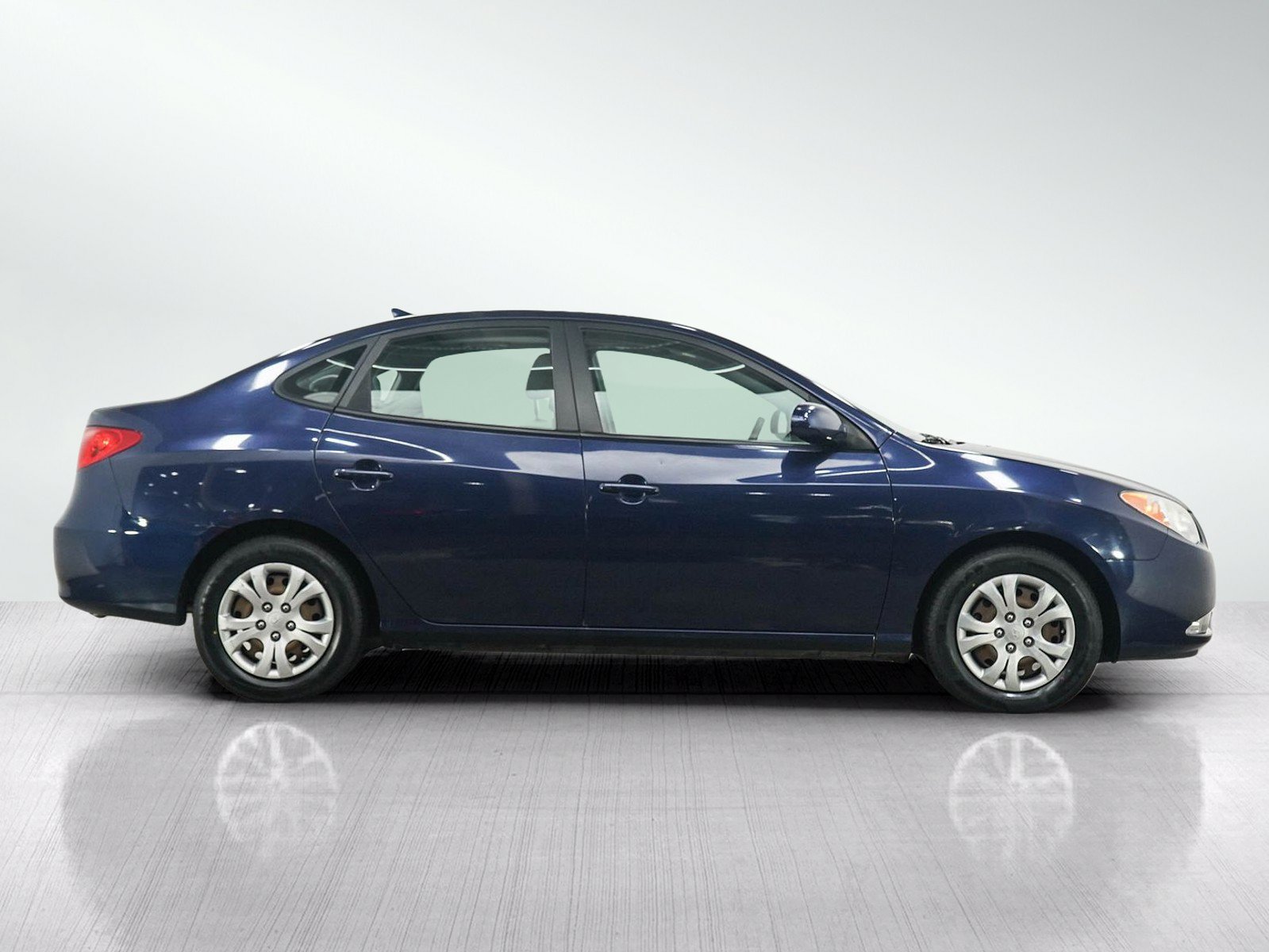 Used 2010 Hyundai Elantra GLS FWD image 6