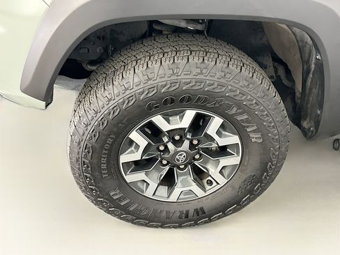 Used 2023 Toyota Tacoma TRD Off-Road image 11
