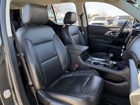 Used 2020 Chevrolet Traverse RS w/ LPO, Floor Liner Package image 35