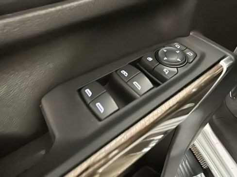 Used 2021 Chevrolet Silverado 2500 LT w/ Convenience Package AWD/4WD image 10