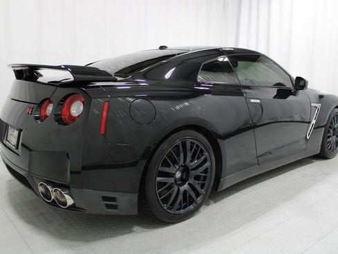 Used 2016 Nissan GT-R Premium AWD/4WD image 6