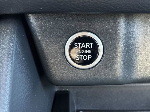 Used 2023 Nissan Rogue SV image 21