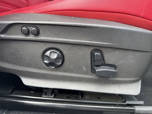 Used 2024 Alfa Romeo Stelvio Veloce image 64