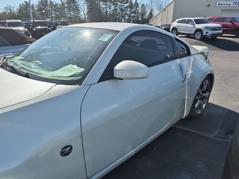 Used 2008 Nissan 350Z Touring image 3