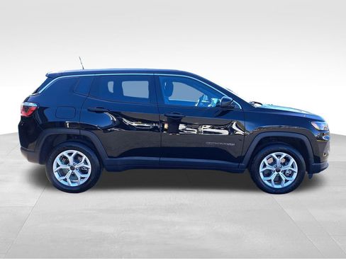 Used 2025 Jeep Compass Sport AWD/4WD image 7