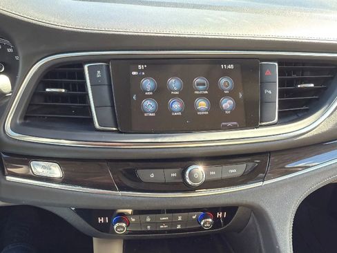 Used 2019 Buick Enclave Essence image 18