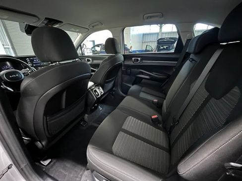 Used 2022 Kia Sorento LX FWD image 15