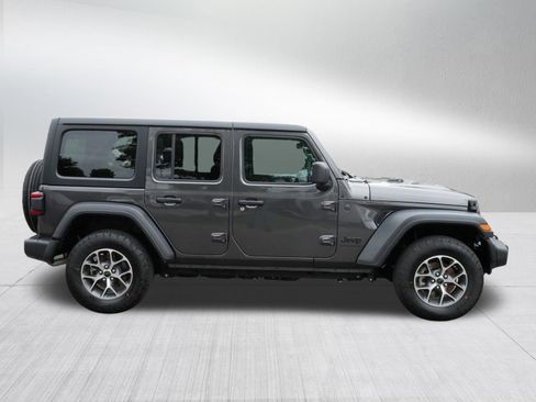 Used 2025 Jeep Wrangler Unlimited Sport AWD/4WD image 8