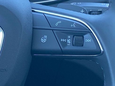 Used 2024 Audi Q5 e Premium Plus w/ Premium Plus Package image 9