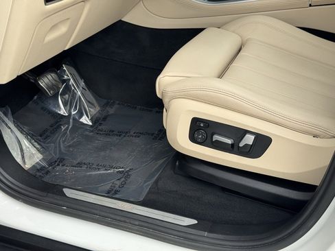 Used 2022 BMW X5 xDrive45e w/ Climate Comfort Package image 23