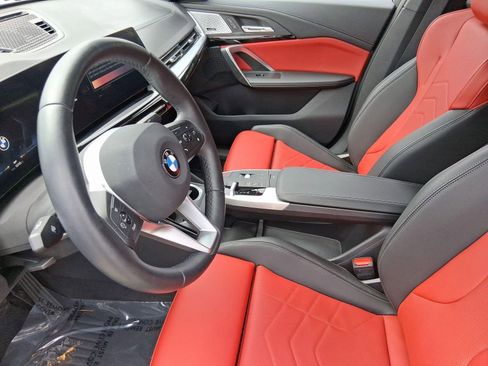 Used 2025 BMW X2 xDrive28i w/ Premium Package image 4