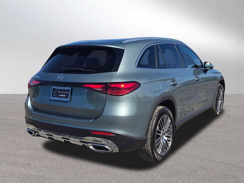 Used 2026 Mercedes-Benz GLC 300 image 4