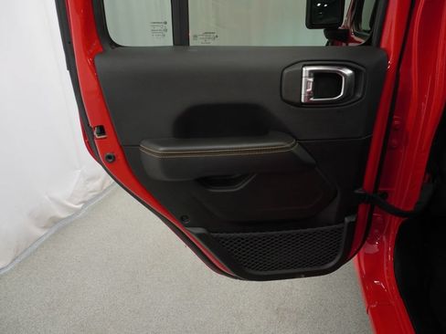 Certified 2025 Jeep Wrangler Unlimited Sahara w/ Safety Group AWD/4WD image 38