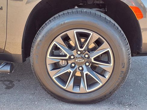 Used 2021 Chevrolet Suburban Z71 w/ Rear Media and Nav Package image 9