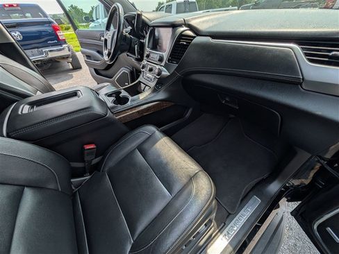 Used 2019 Chevrolet Suburban LT AWD/4WD image 20