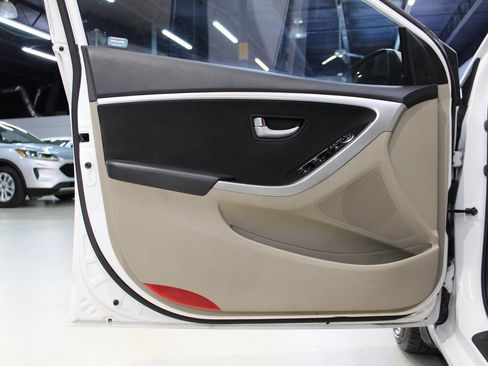 Used 2016 Hyundai Elantra GT image 23