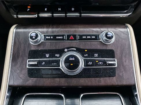 Used 2022 Lincoln Aviator Reserve w/ Equipment Group 201A AWD/4WD image 28