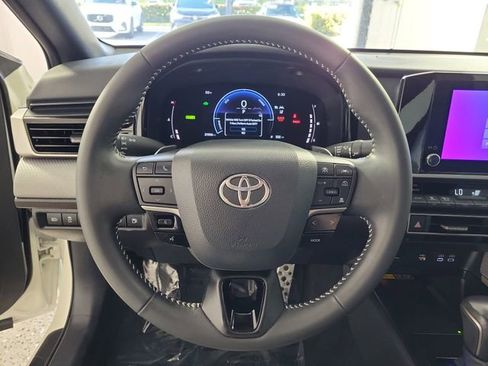 Used 2025 Toyota Camry SE FWD image 26