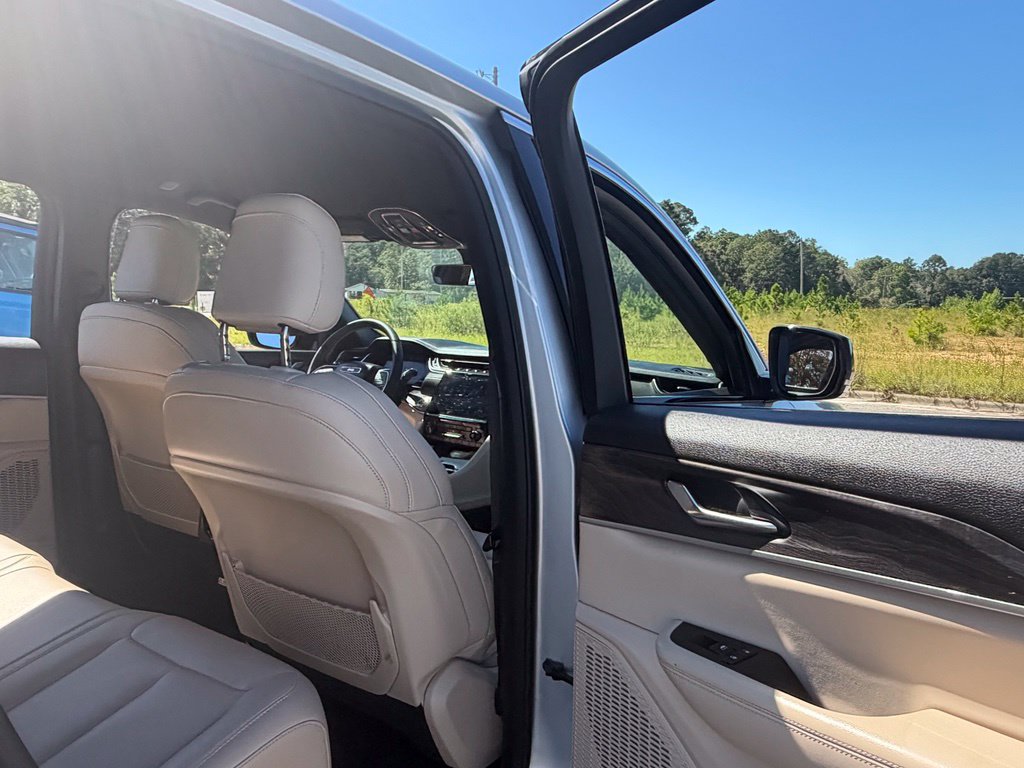 Used 2025 Jeep Grand Cherokee Limited AWD/4WD image 41
