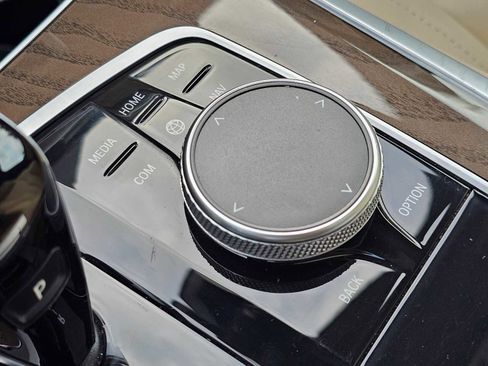 Used 2022 BMW X5 sDrive40i w/ Parking Assistance Package image 30